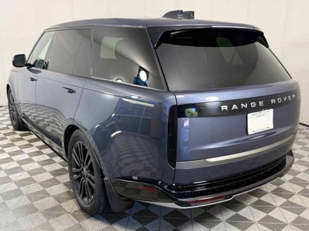 Used 2024 Land Rover Range Rover SE Long Wheel Base