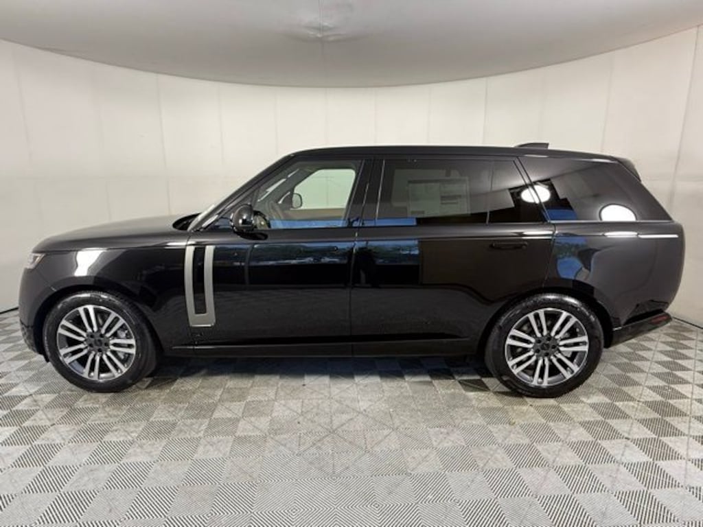 New 2026 Land Rover Range Rover SE LWB 7-Seats / V8 Long Wheel Base