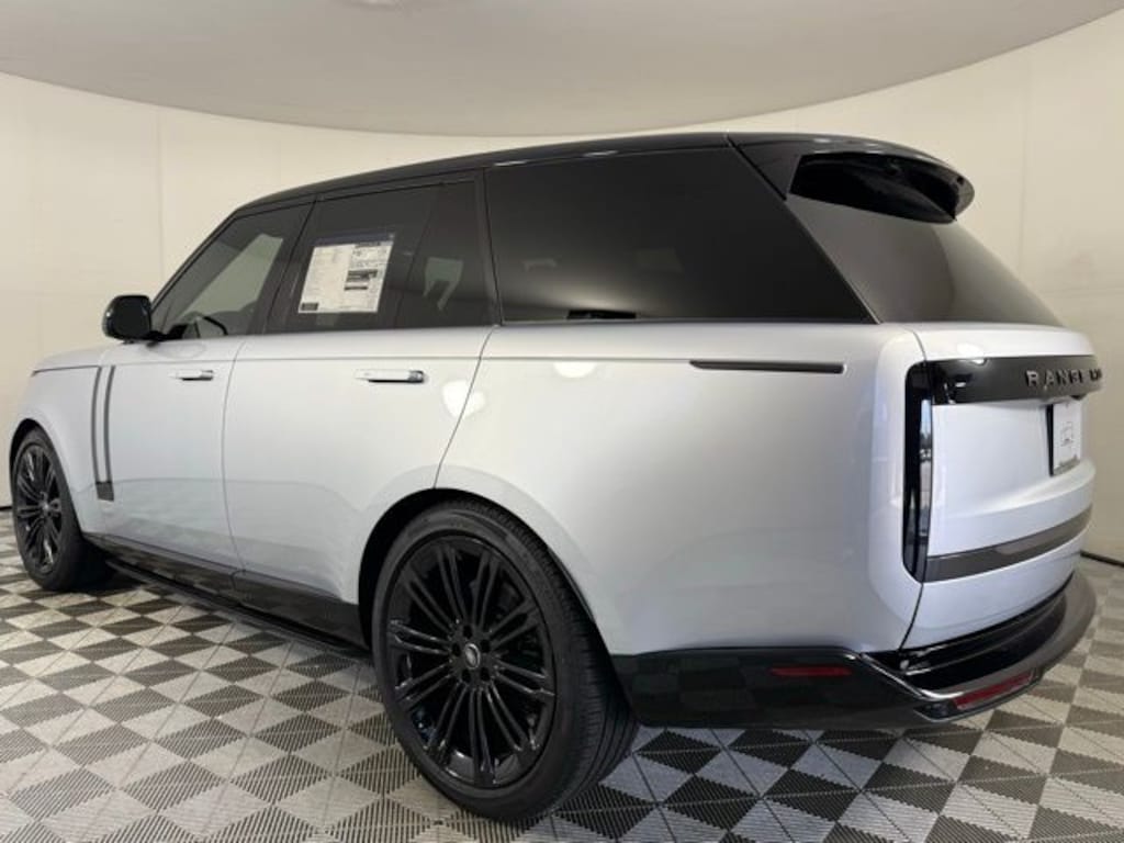 New 2025 Land Rover Range Rover SE SUV