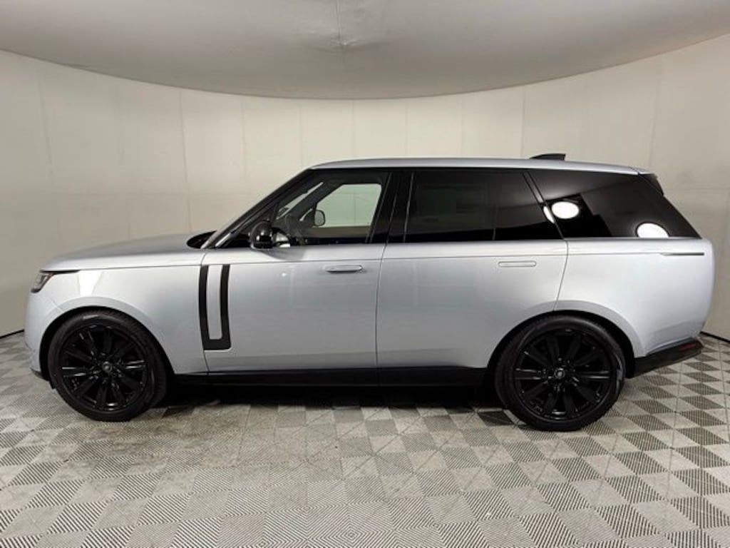 New 2025 Land Rover Range Rover SE SUV