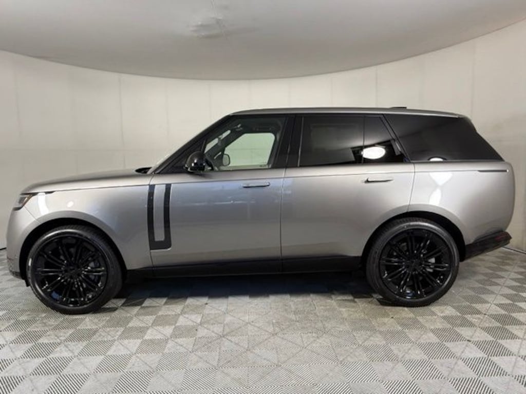 New 2026 Land Rover Range Rover SE SUV
