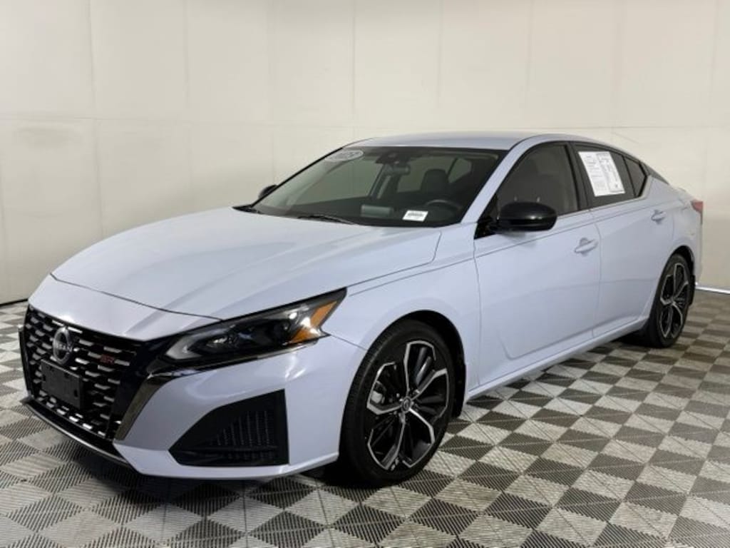 Used 2023 Nissan Altima 2.5 SR Sedan