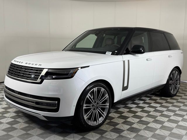2025 Land Rover Range Rover SE photo 2