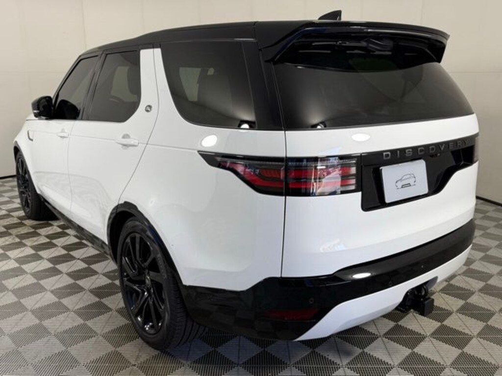 New 2025 Land Rover Discovery Dynamic SE SUV