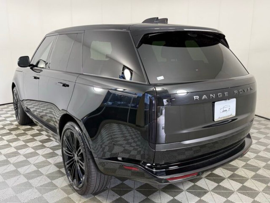 New 2025 Land Rover Range Rover SE SUV