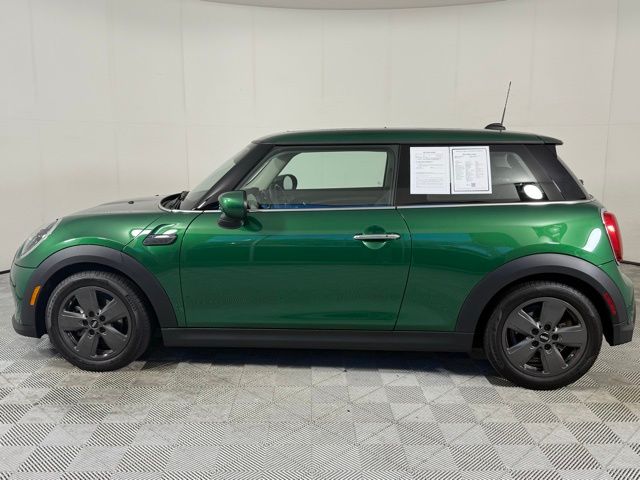2024 Mini Cooper 2 Door Hardtop Signature photo 3