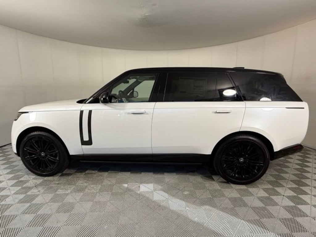 New 2025 Land Rover Range Rover SE SUV