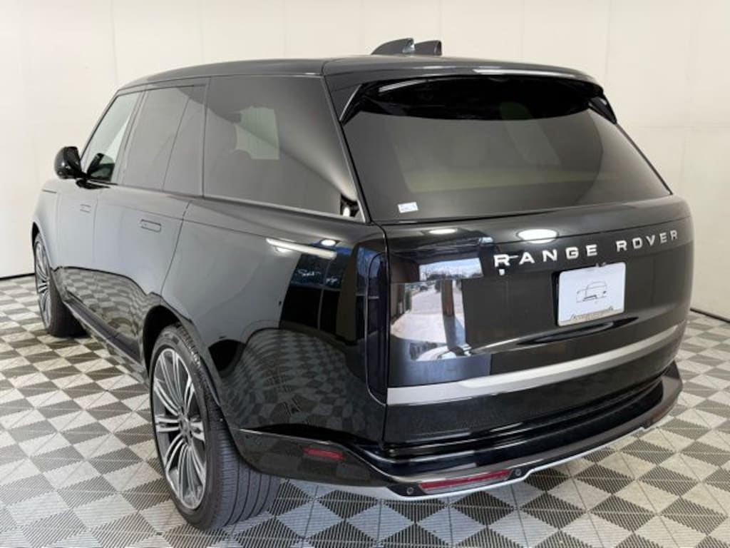 New 2025 Land Rover Range Rover SE SUV