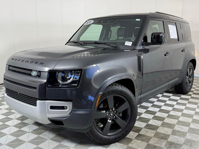 2024 Land Rover Defender S's photo