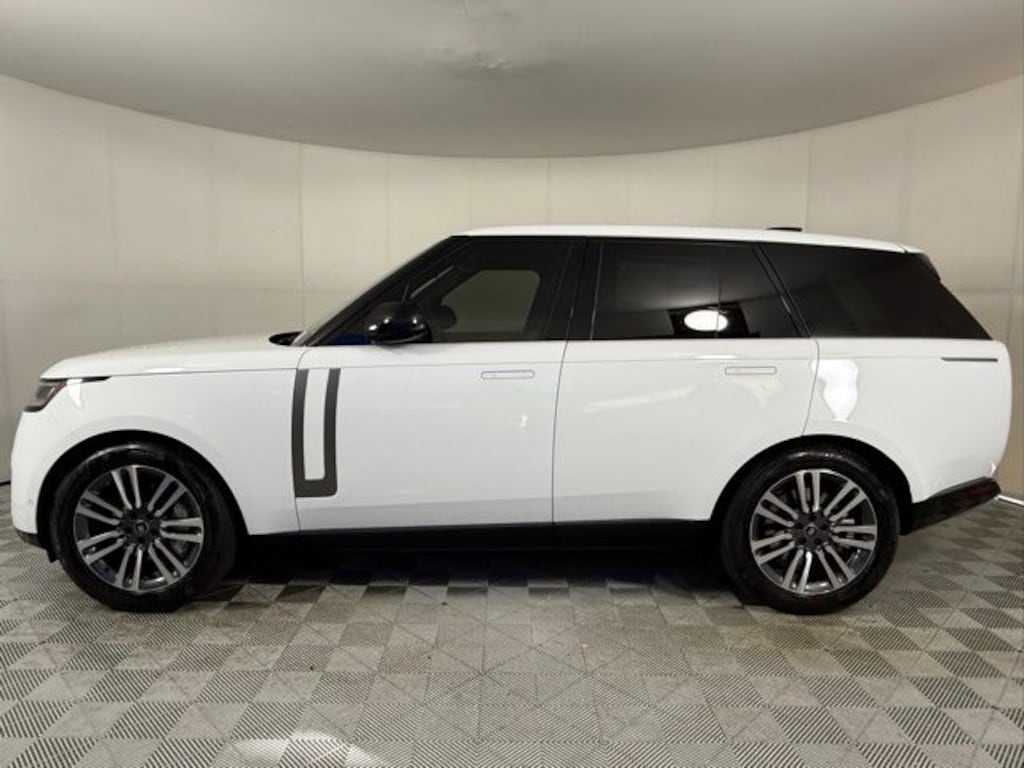 New 2025 Land Rover Range Rover SE SUV
