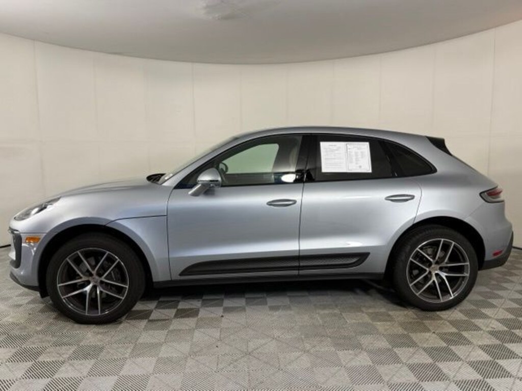 Used 2025 Porsche Macan Base SUV
