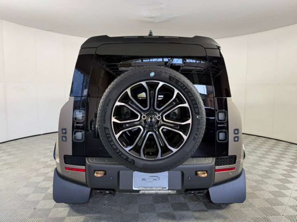 New 2026 Land Rover Defender 110 Octa 635PS SUV