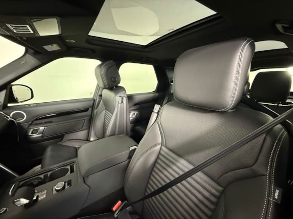 New 2025 Land Rover Discovery S SUV