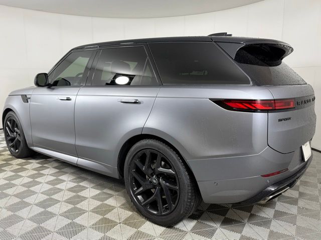 2024 Land Rover Range Rover Sport SE photo 4
