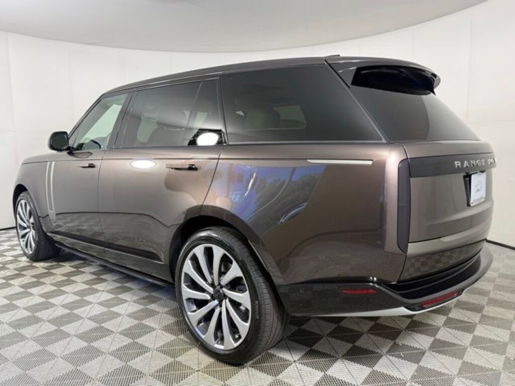 New 2026 Land Rover Range Rover SE LWB 7-Seats / V8 Long Wheel Base