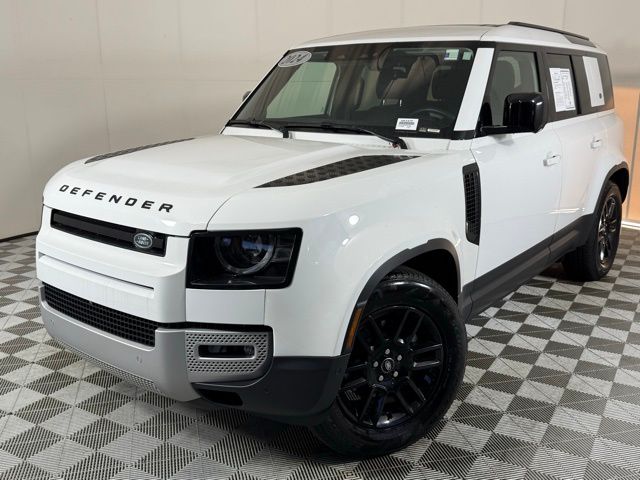 2024 Land Rover Defender S's photo