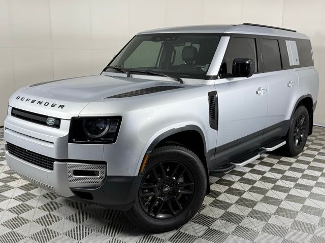 2024 Land Rover Defender S's photo