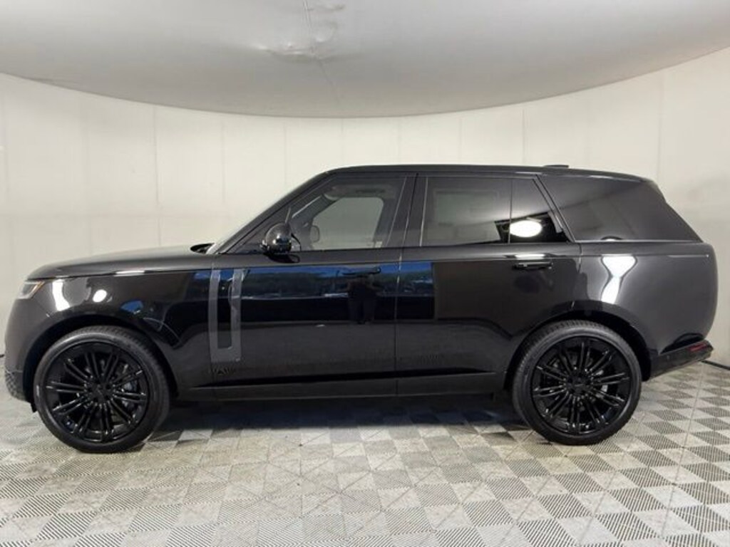 New 2026 Land Rover Range Rover SE SUV