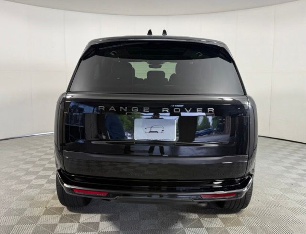 New 2026 Land Rover Range Rover SE LWB 7-Seats / V8 Long Wheel Base