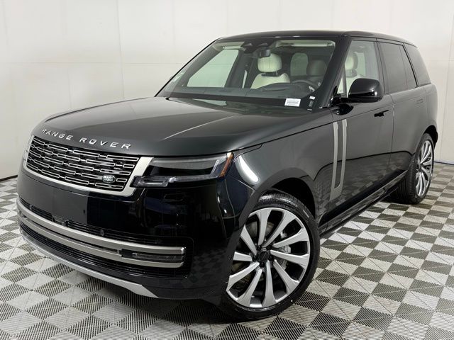 2026 Land Rover Range Rover SE's photo