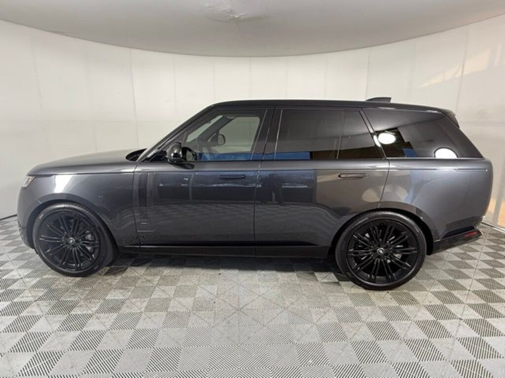 Used 2025 Land Rover Range Rover SE Short Wheel Base