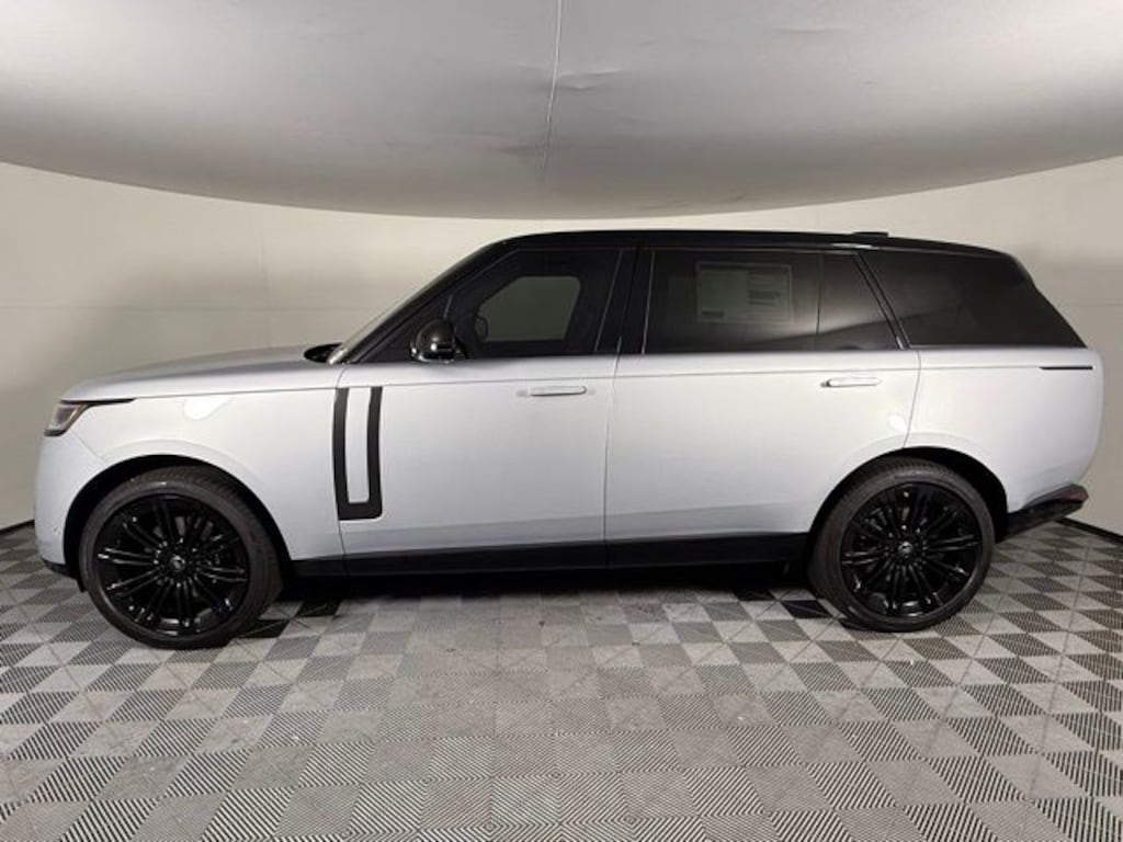 New 2025 Land Rover Range Rover SE SUV