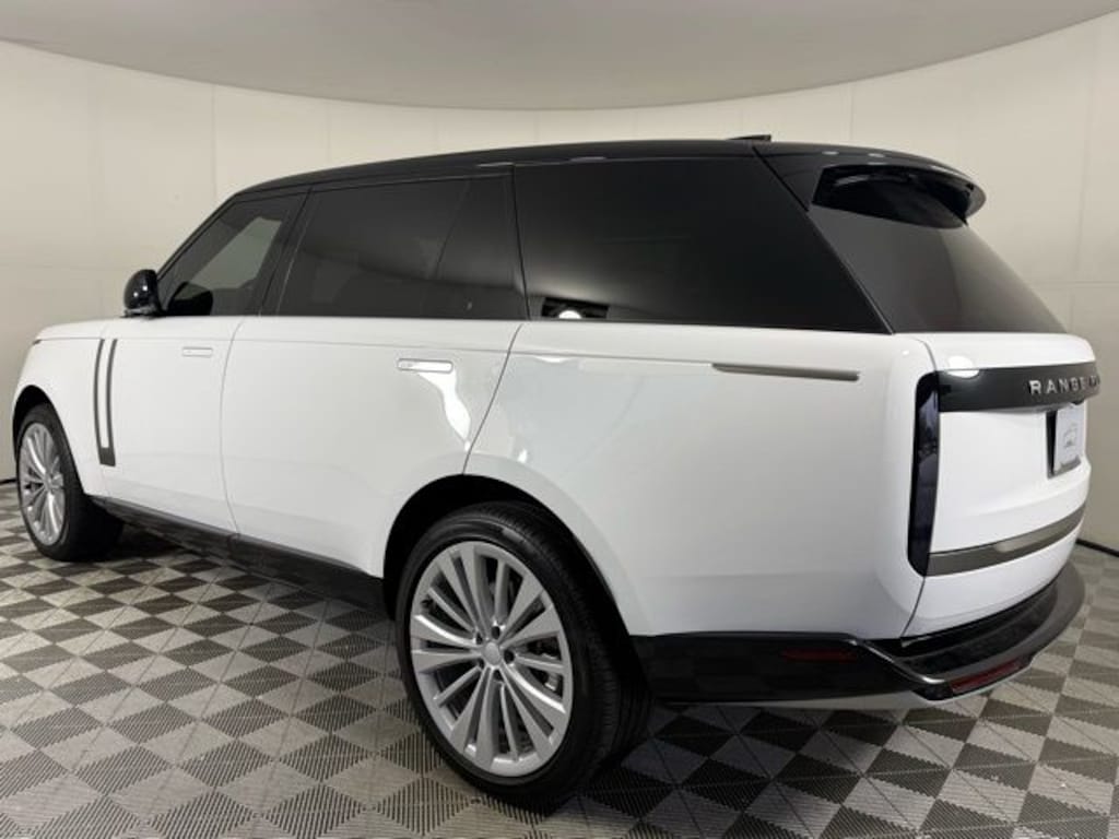 New 2025 Land Rover Range Rover SE LWB 530PS 7-Seats / V8 Long Wheel Base