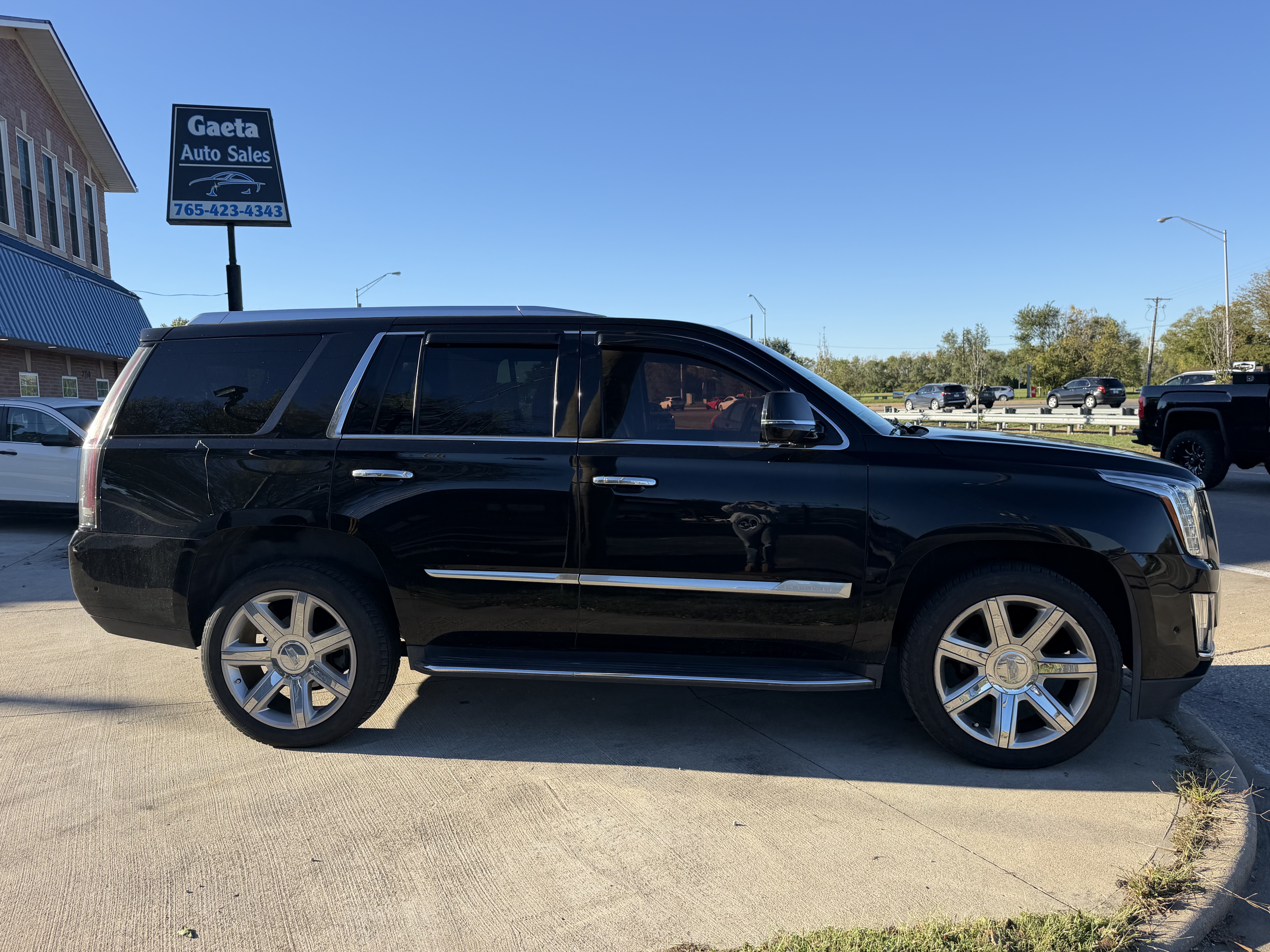 Used 2019 CADILLAC Escalade Luxury SUV