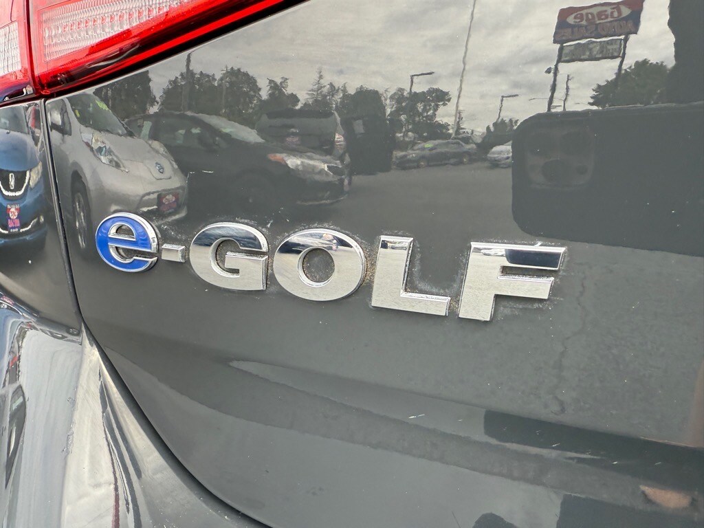 2019 Volkswagen e-Golf SE photo 3