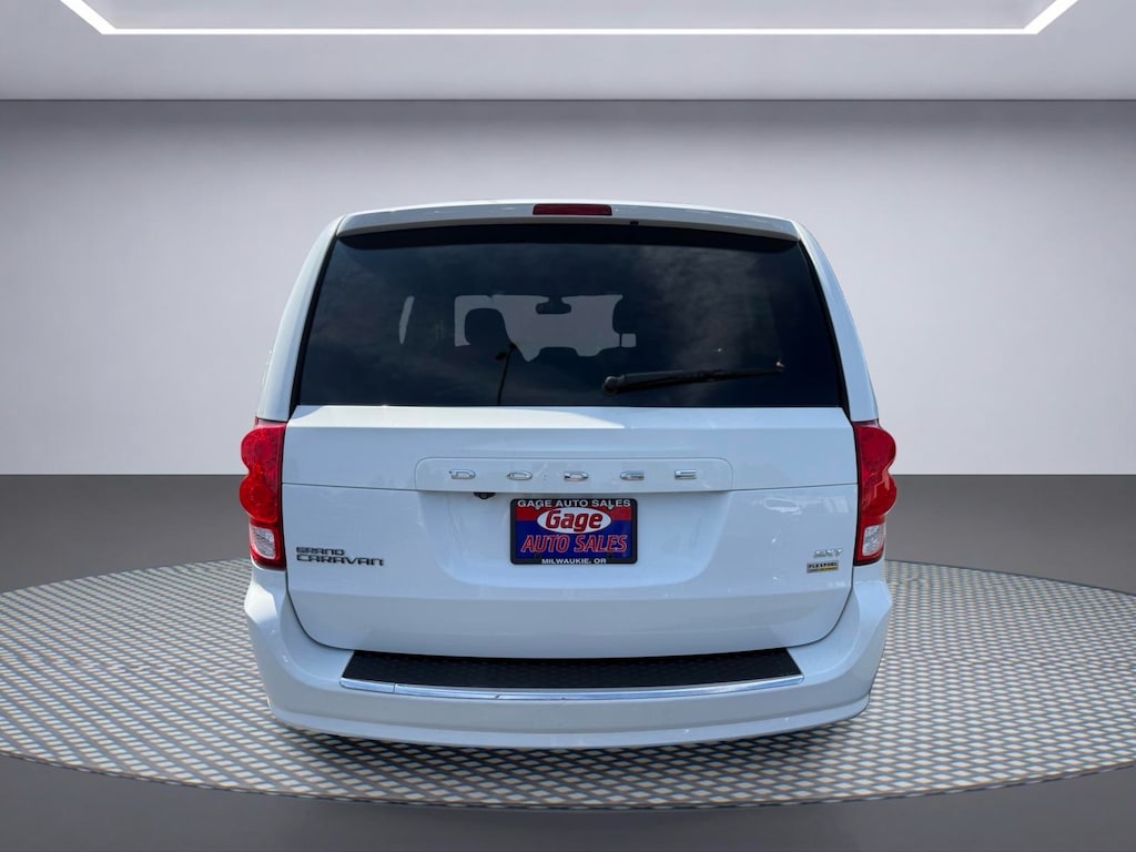 Used 2018 Dodge Grand Caravan SXT Van Passenger Van