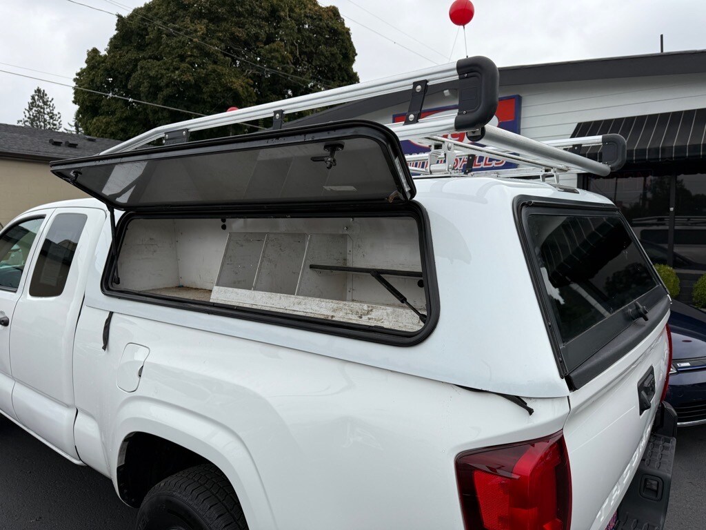 2022 Toyota Tacoma SR photo 4