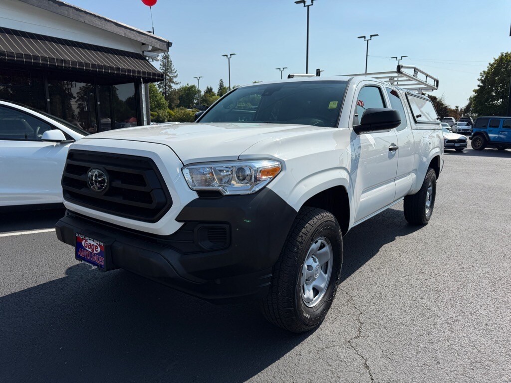2022 Toyota Tacoma SR photo 2