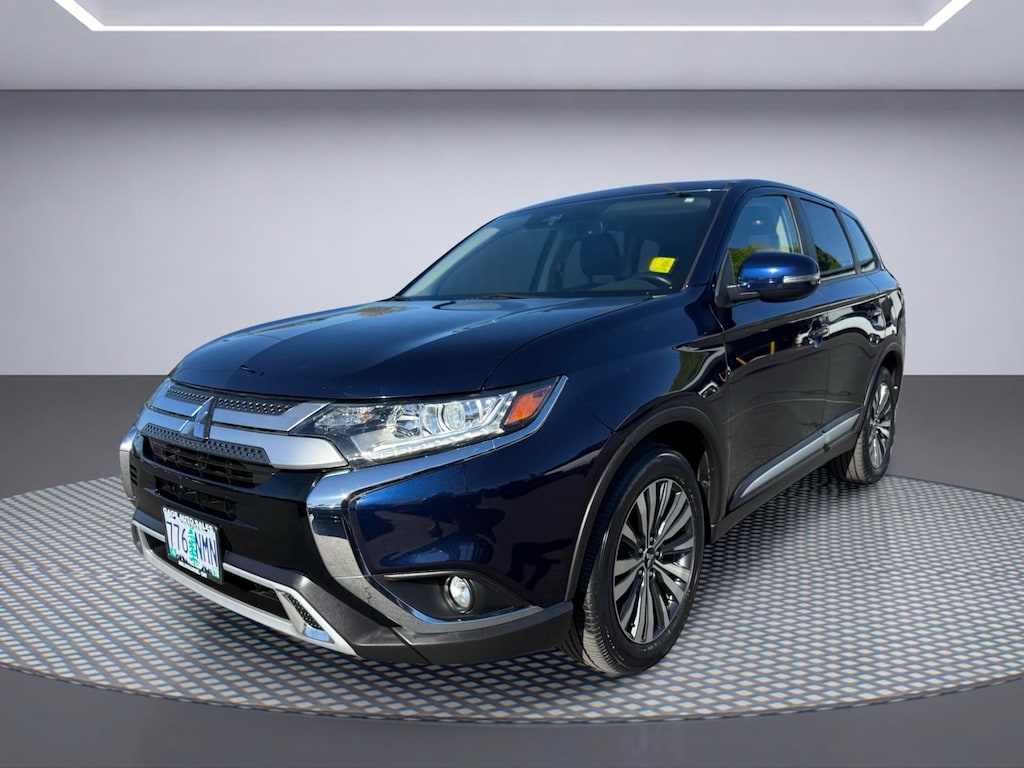 Used 2020 Mitsubishi Outlander SE CUV
