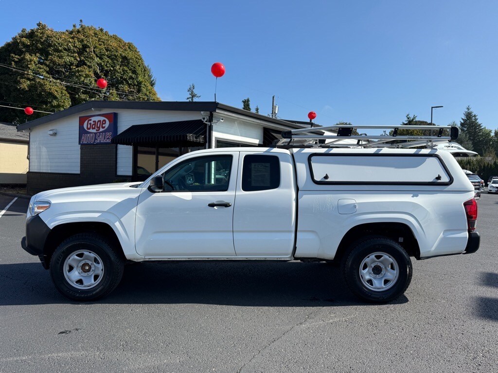2022 Toyota Tacoma SR photo 2