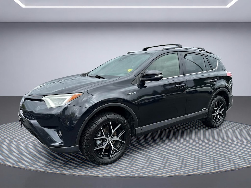 Used 2018 Toyota RAV4 Hybrid SE SUV