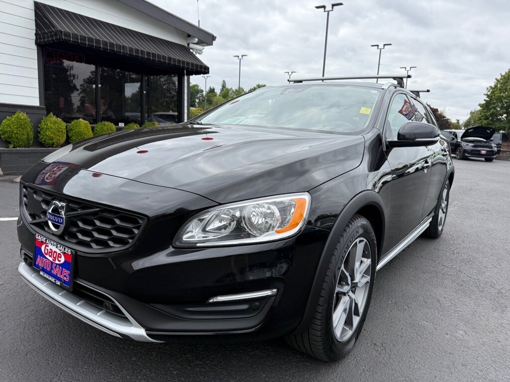 2018 Volvo V60 Cross Country T5 Premier photo 2