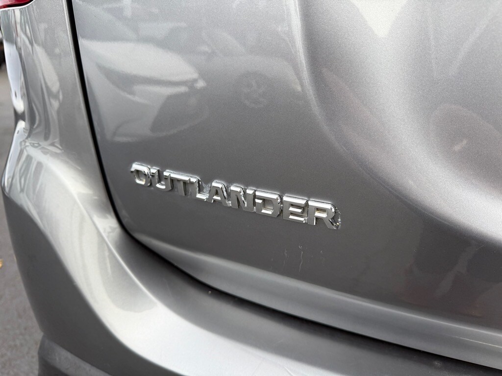 Used 2020 Mitsubishi Outlander ES CUV