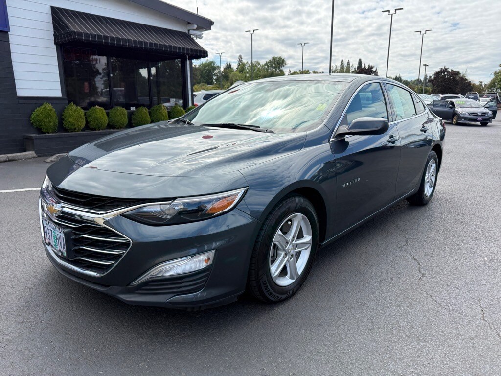 2021 Chevrolet Malibu LS photo 2