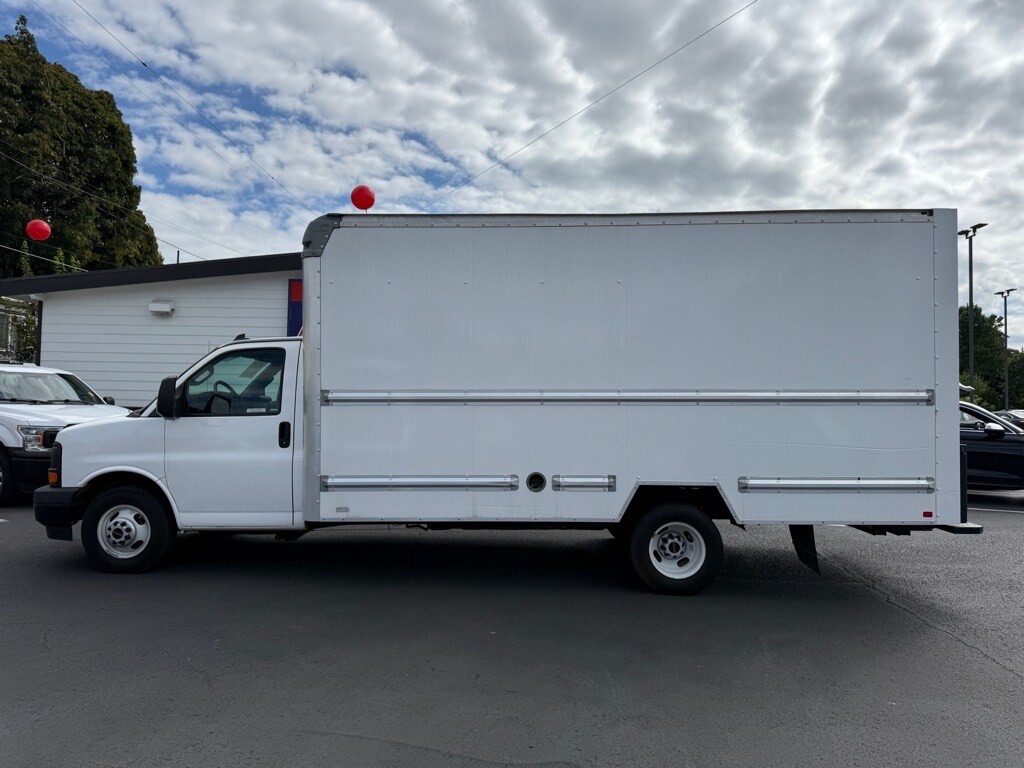 2017 Gmc Savana 3500 photo 3