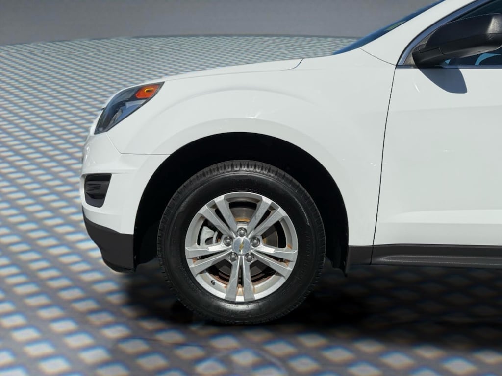 Used 2017 Chevrolet Equinox LS SUV