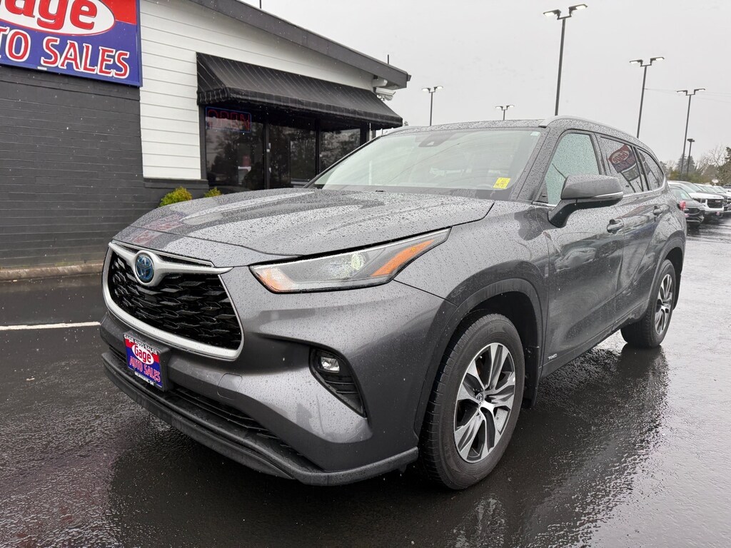 Used 2022 Toyota Highlander Hybrid XLE SUV