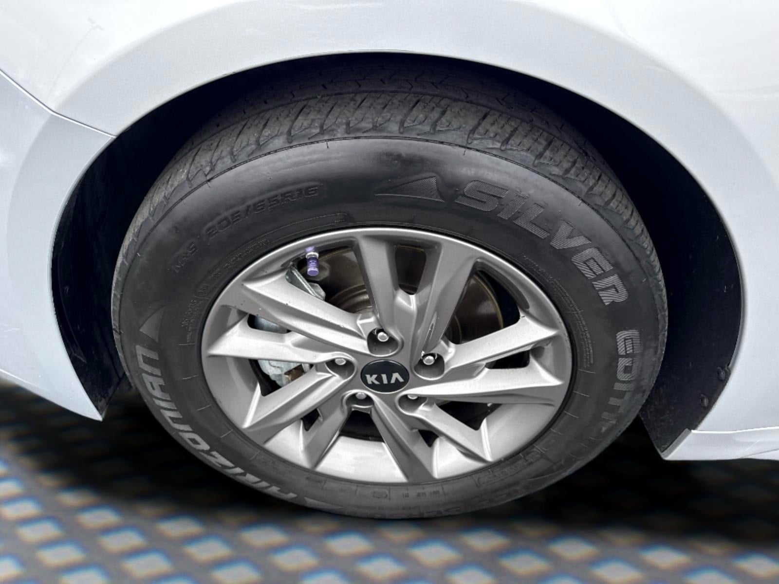 2020 Kia Optima LX - Photo 12