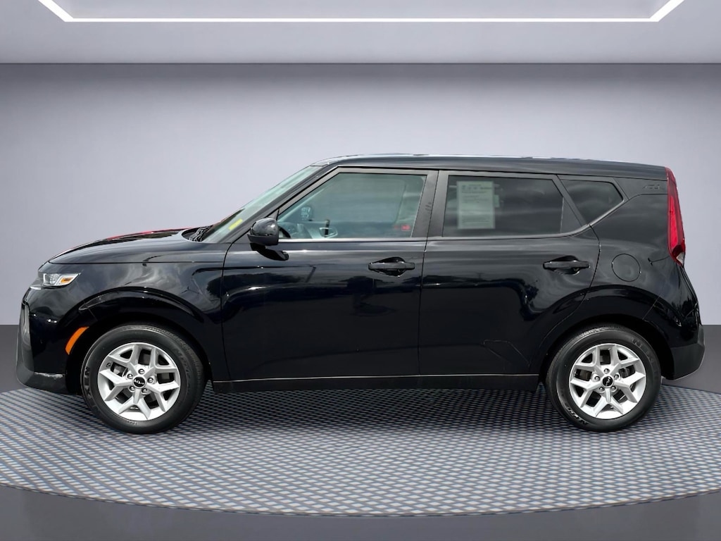 Used 2022 Kia Soul LX Hatchback