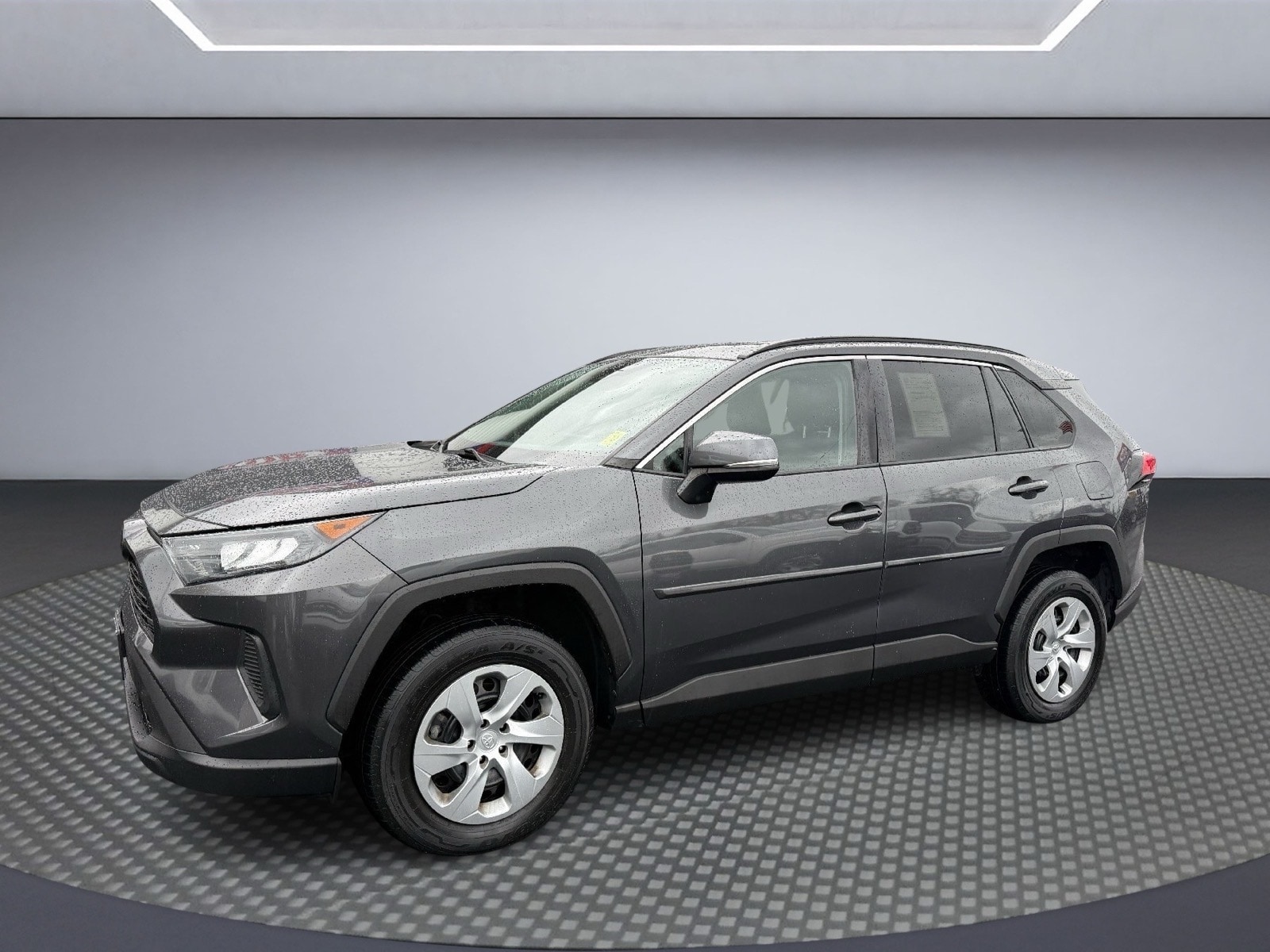 2020 Toyota RAV4 LE AWD's photo