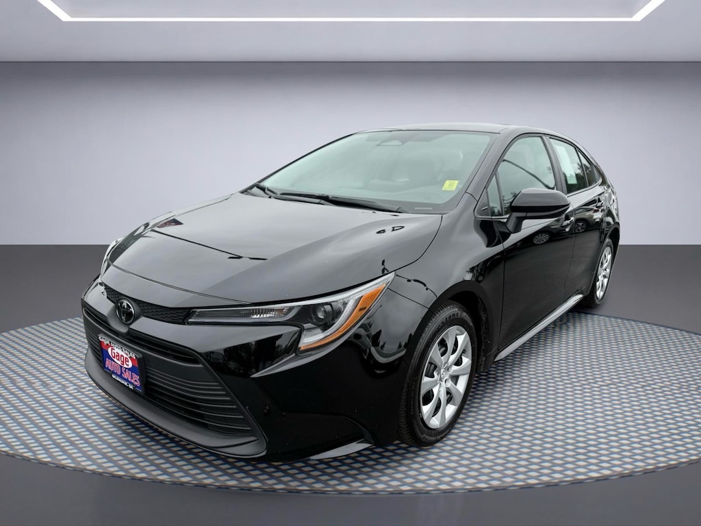Used 2025 Toyota Corolla LE Sedan