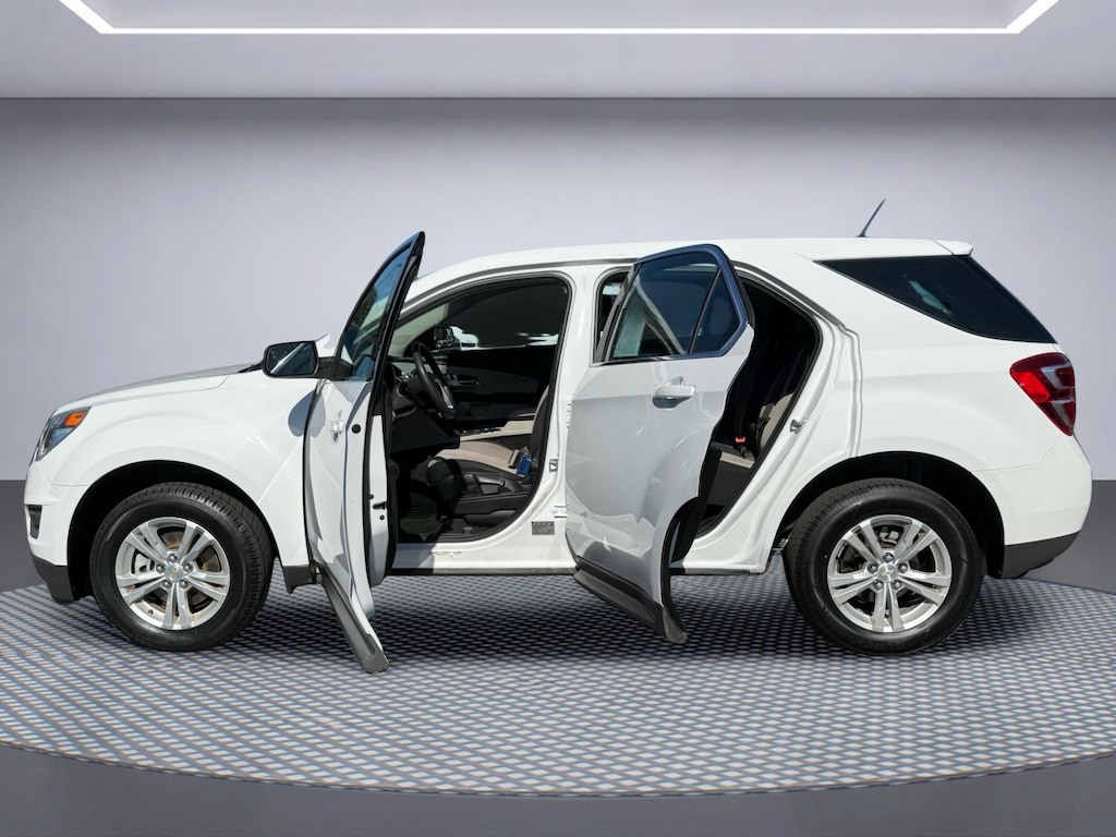 Used 2017 Chevrolet Equinox LS SUV