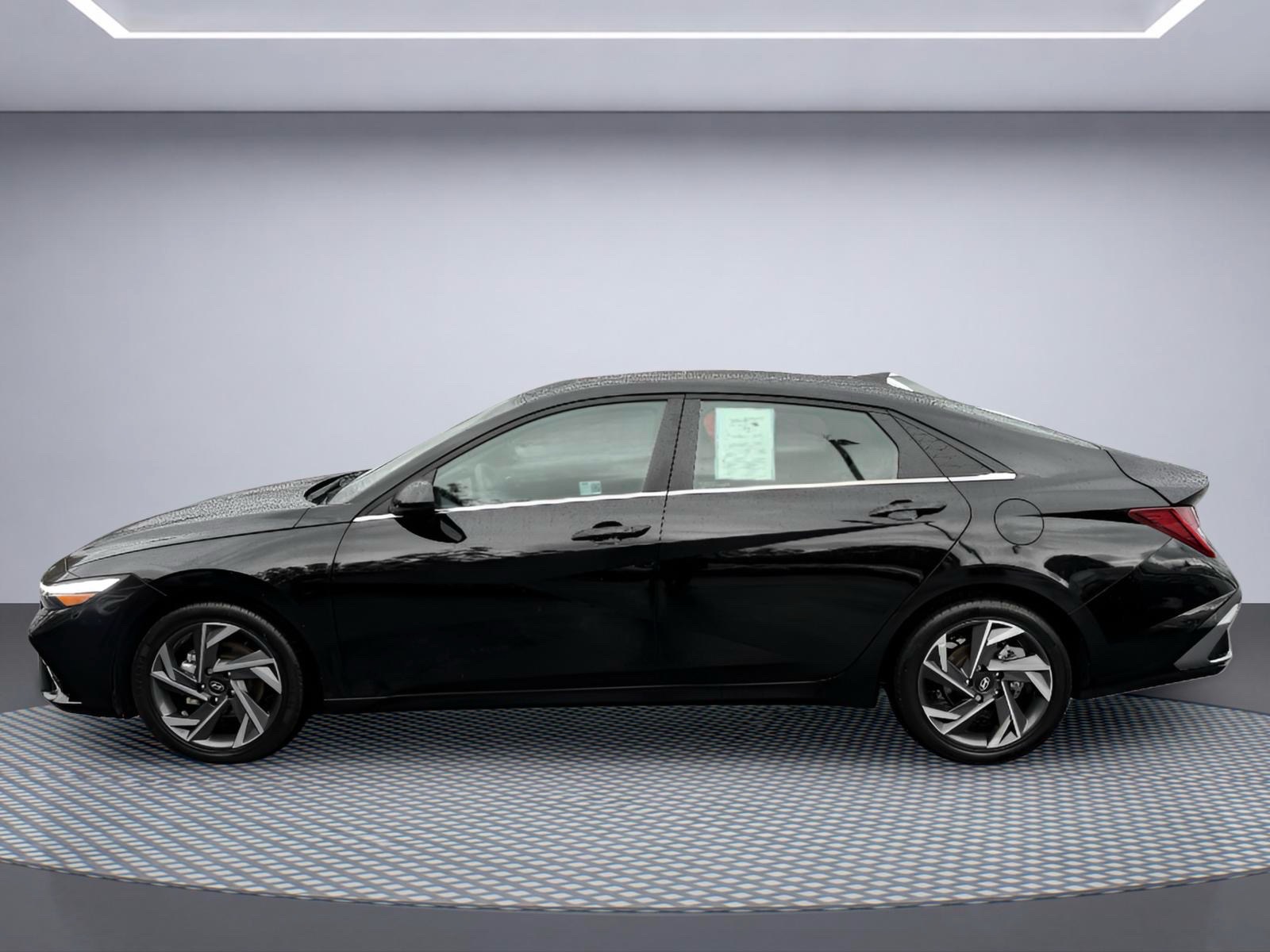 Used 2024 Hyundai Elantra SEL Sedan