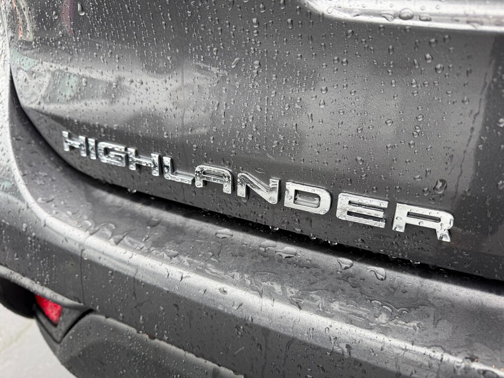 Used 2022 Toyota Highlander Hybrid XLE SUV