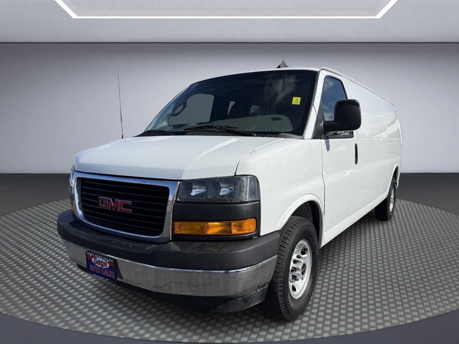 2021 GMC Savana 2500 Ext WB's photo