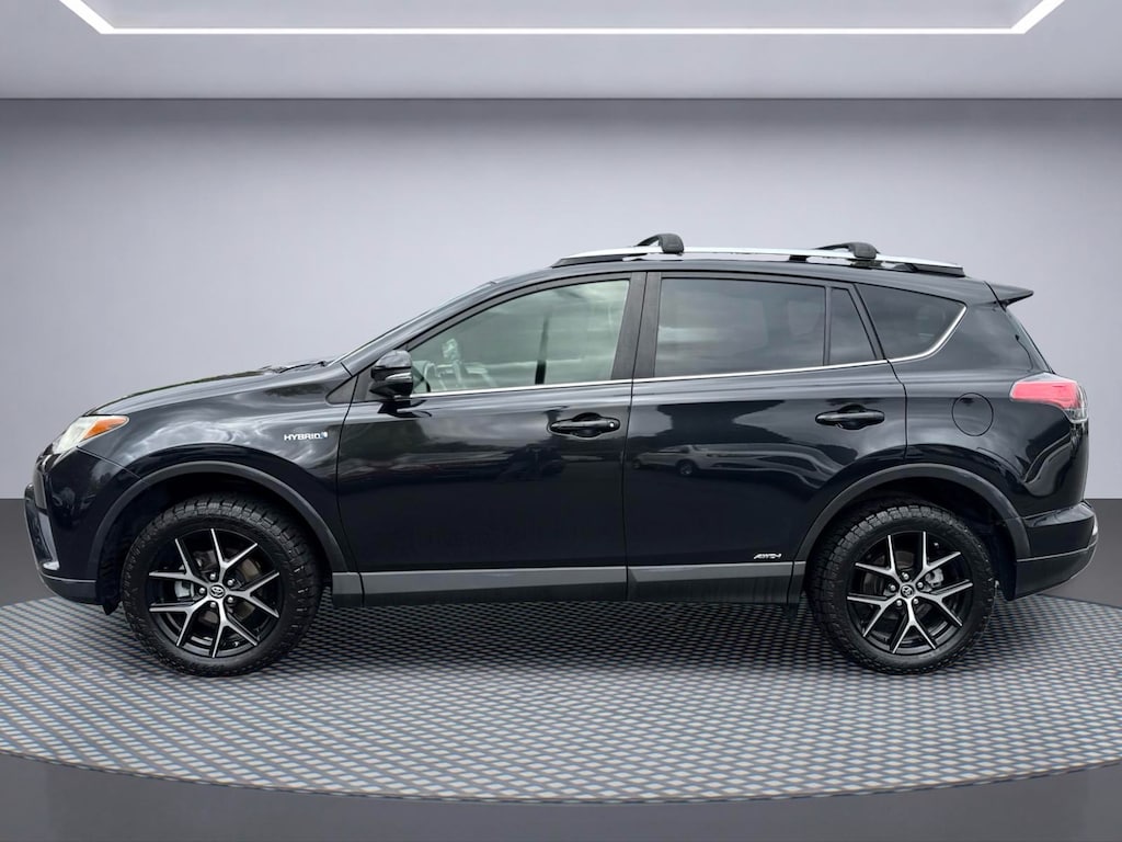 Used 2018 Toyota RAV4 Hybrid SE SUV